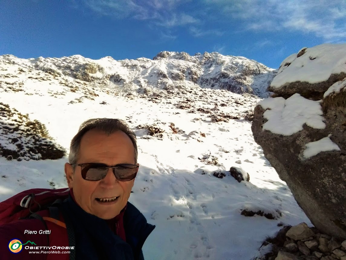 43 Salendo al Passo 'La Forca' con vista in Cima Alben.jpg